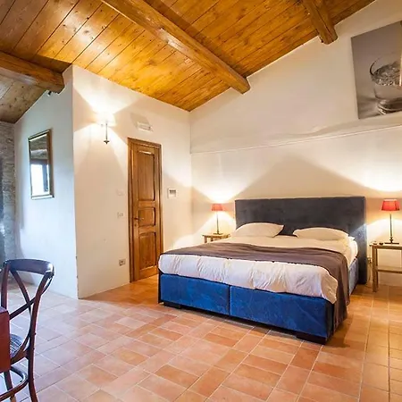 La Farfalla Pietralunga (Umbria)
